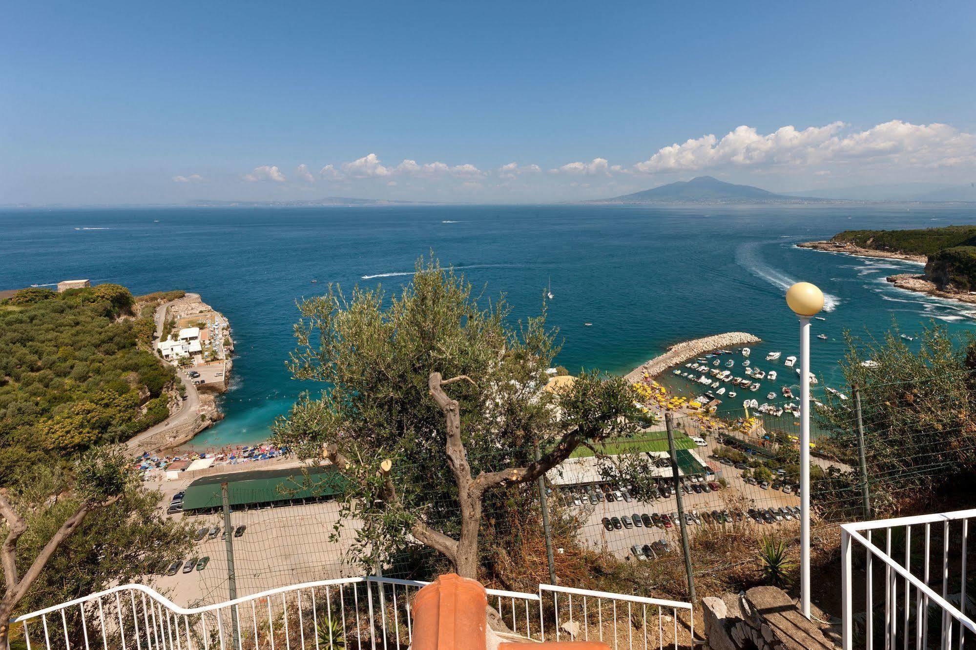 Villaggio Villa Lubrense Massa Lubrense Exterior foto
